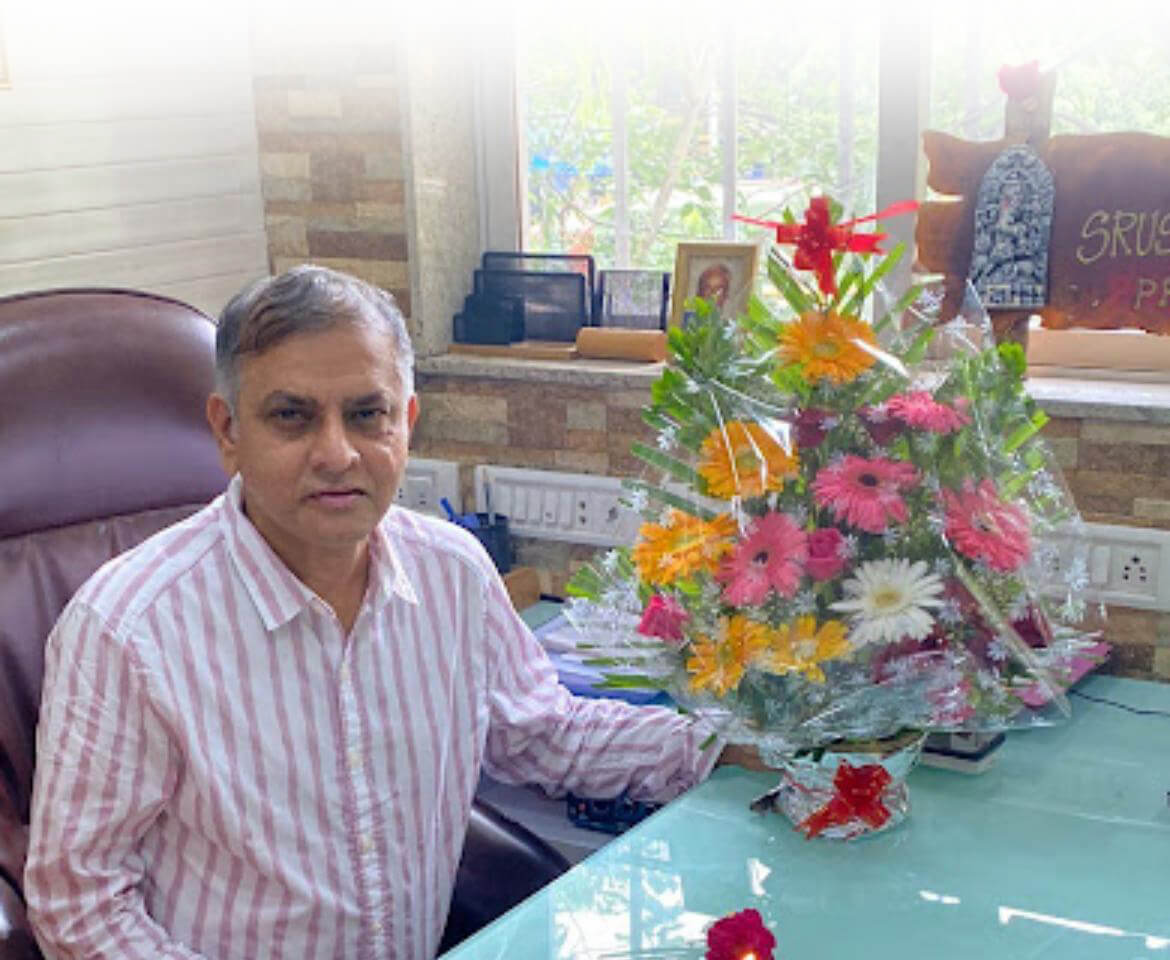 https://srushtidharaexim.com/wp-content/uploads/2025/06/about-us.jpg
